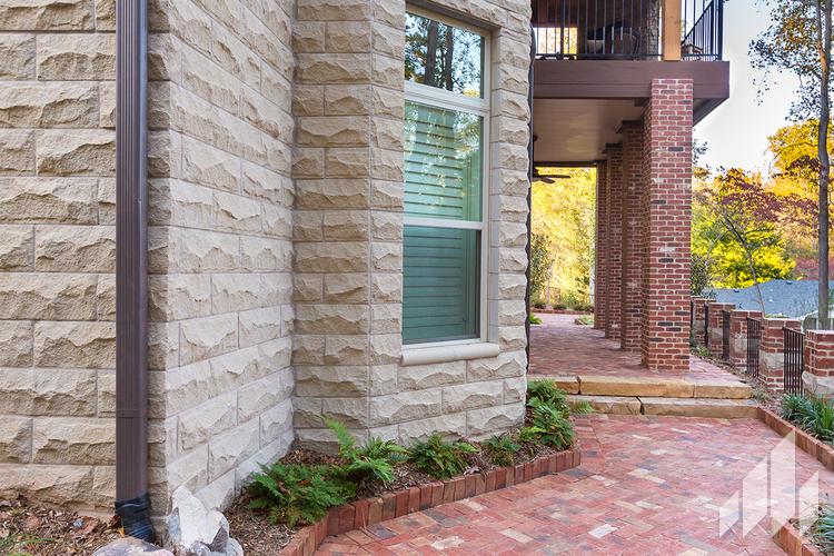 Full-Bed-Stone-Renaissance-Georgia-Cafe-2