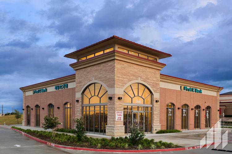 Full-Bed-Stone-Renaissance-Georgia-Cafe-7